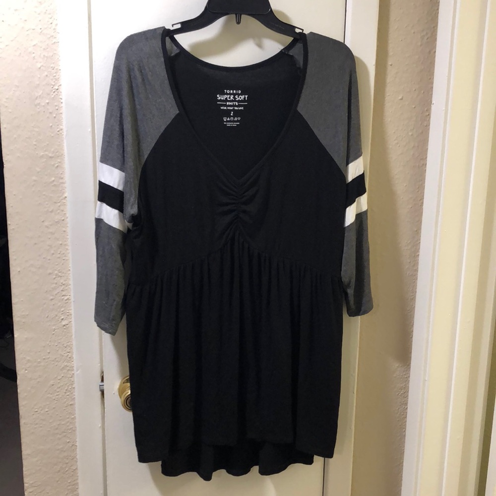 Torrid Black 3/4 length baseball sleeve